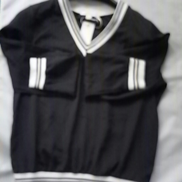 Paperlime Sports Sweatshirt - Picture 2 of 4